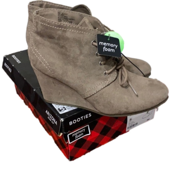 Arizona Jean Company Shoes - Memory Foam Wedges Taupe size 8 tie up booties fall footwear boots comfortable